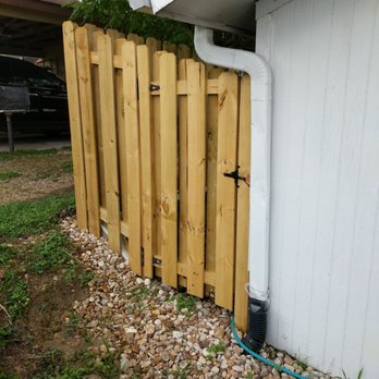 Keep Austin Landscaped - The new fence and gate they put in to replace the old one - Landscaping Near Me Keep Austin Landscaped - The new fence and gate they put in to replace the old one - Landscaping Near Me