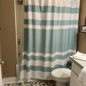 Tybee Vacation Rentals - Master bathroom - Vacation Rentals Near Me - Tybee Island, Georgia Tybee Vacation Rentals - Master bathroom - Vacation Rentals Near Me - Tybee Island, Georgia