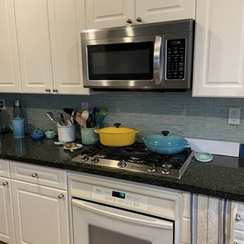 Taras Coastal Interiors - Kitchen before remodel - Interior Design Near Me Taras Coastal Interiors - Kitchen before remodel - Interior Design Near Me
