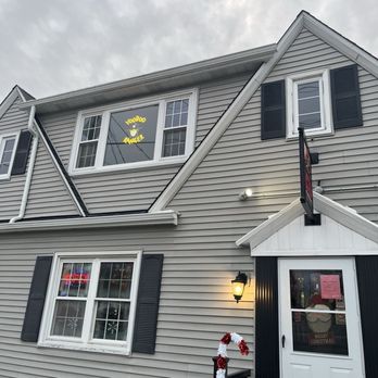 Eastland Inn - Outside - Pubs Near Me - Berea, Ohio