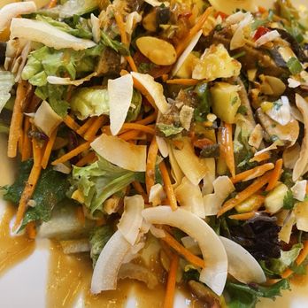 Bahama Breeze - Cabana Crunch Chicken Salad - Bars Near Me - Lutz, Florida