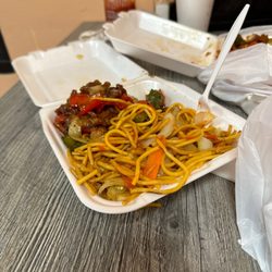 PanPan Wok - I'VE ONLY EATEN HALF OF MY PLATE, THERE IS SO MUCH LEFT