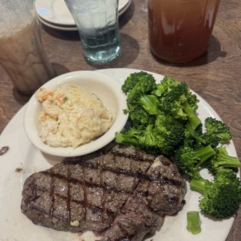 Logan's Roadhouse - Logan medium rare with cheese rice - Steakhouses Near Me - Yukon, Oklahoma