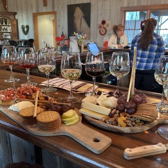 White Horse Winery - Wine flights, bruschetta and cheese boards - Wineries Near Me - Hammonton, New Jersey White Horse Winery - Wine flights, bruschetta and cheese boards - Wineries Near Me - Hammonton, New Jersey