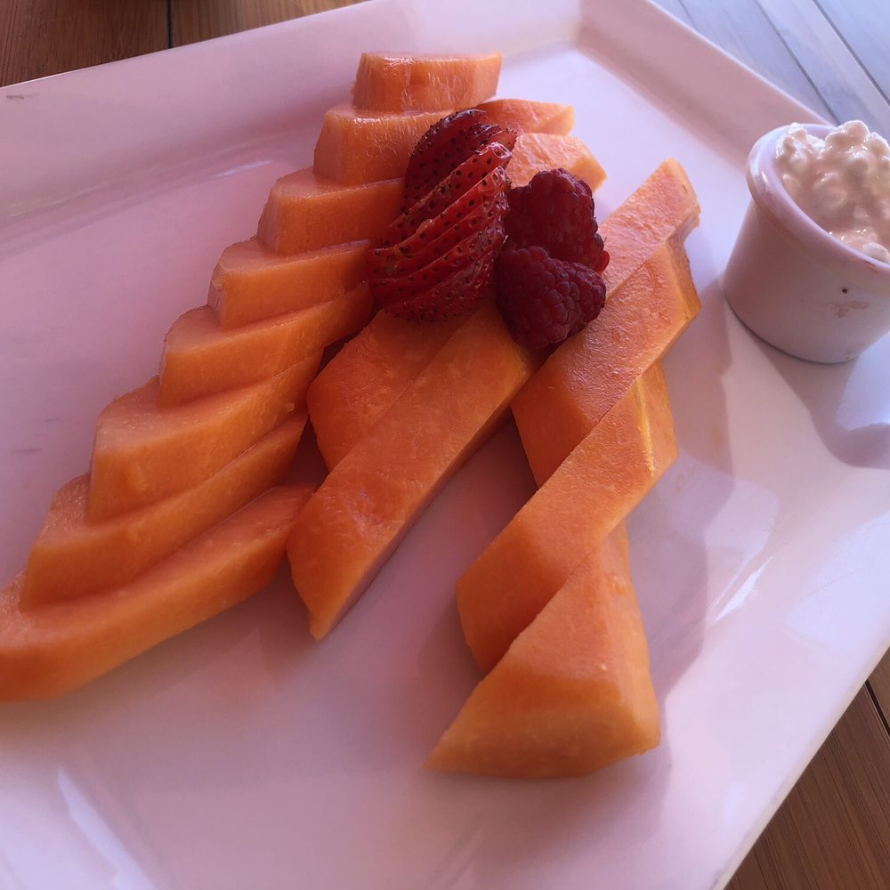 Lighthouse Cabo Restaurant - Sliced papaya - Tacos Near Me - Cabo San Lucas, BCS Lighthouse Cabo Restaurant - Sliced papaya - Tacos Near Me - Cabo San Lucas, BCS