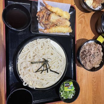 HIRO Ramen & Udon - Cold Z2. Ten-Zaru Udon with side of D1. Niku (Beef) Bowl - Ramen Near Me - Buena Park, California HIRO Ramen & Udon - Cold Z2. Ten-Zaru Udon with side of D1. Niku (Beef) Bowl - Ramen Near Me - Buena Park, California