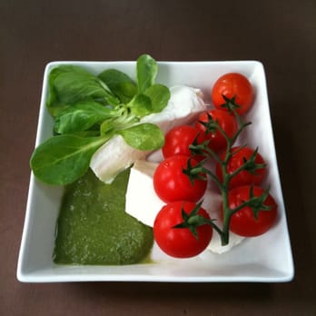 58 Tour Eiffel - Tomato mozzarella with basil dressing - VN - French Near Me - Paris, 75 58 Tour Eiffel - Tomato mozzarella with basil dressing - VN - French Near Me - Paris, 75