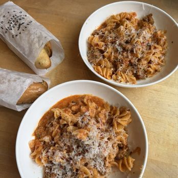 Grassa - Garlic Bread Fusilli Alla Vodka - Salad Near Me - Vancouver, Washington Grassa - Garlic Bread Fusilli Alla Vodka - Salad Near Me - Vancouver, Washington