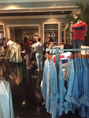 Abercrombie & Fitch by null