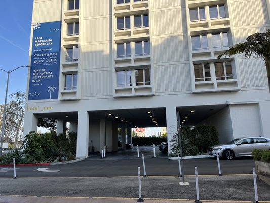 Custom Hotel by null