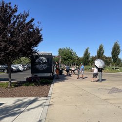 The Natomas Farmers Market - Good Roots Cafe truck on site