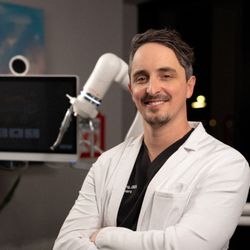 Smile Makers Dental Care: Dr. Scott Gavin Ewing - Dr. Ewing is an expert in full mouth digital design and robotic assisted implant surgery