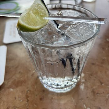360 Rooftop Bar - Gin and Tonic - Lounges Near Me - St. Louis, Missouri
