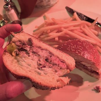 Le Diplomate - The Burger Américain - Brasseries Near Me - Washington, DC, District of Columbia