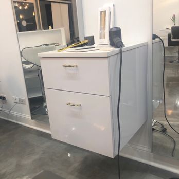 Posh Beauty Bar - Hair Salons Near Me - Niles, Illinois
