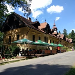 Zámecká restaurace Konopiště - Little playground next to the outdoor sitting...