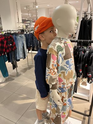 H&M by null