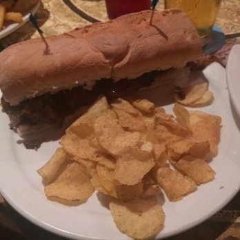 Java Jazz & Soup Nutz - Kahlua pork sandwich and chips - Coffee & Tea Near Me - Lahaina, Hawaii