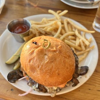 Forge Pizza - Blu Burger - Pizza Near Me - Oakland, California