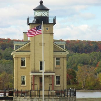 Rondout Lighthouse - Looks like an ocean lighthouse - Landmarks & Historical Buildings Near Me