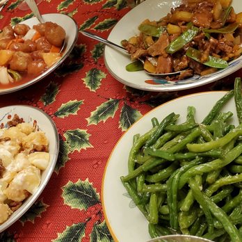Mandarin King - Walnut shrimp, beef w Chinese pea pods, sweet & sour pork, sauteed string beans w white garlic sauce. - Chinese Near Me - Northridge, California