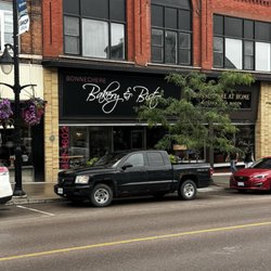 Bonnechere Bakery - Store front