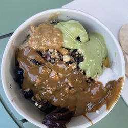Blitz Cafe Bar - Acai bowl