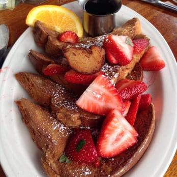 Caffe Luna Rosa - French toast with war syrup and strawberries - Italian Near Me - Delray Beach, Florida