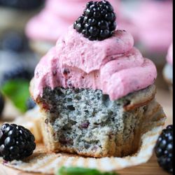 Kikiz Passion Bakery - Blackberry Cupcakes with Blackberry Buttercream Frosting