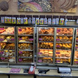La favorita Market - Wide variety of baked goods!
