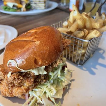 Yard House - Nashville Hot Chicken Sandwich - Bars Near Me - Pasadena, California Yard House - Nashville Hot Chicken Sandwich - Bars Near Me - Pasadena, California