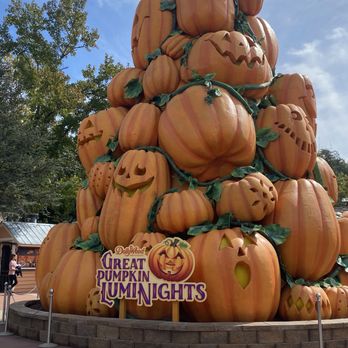 Dollywood - Amusement Parks Near Me - Pigeon Forge, Tennessee