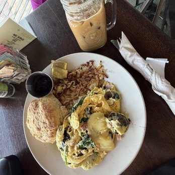 Wilma & Frieda's Cafe - Omelette, hash browns, biscuit, latte - Comfort Food Near Me - Palm Desert, California Wilma & Frieda's Cafe - Omelette, hash browns, biscuit, latte - Comfort Food Near Me - Palm Desert, California