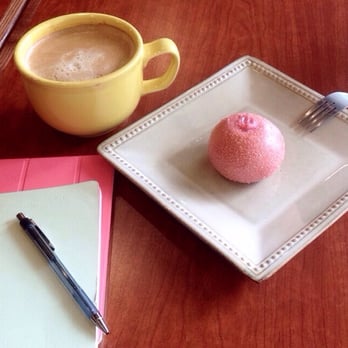 Kakaako Cafe - Cafe Latte and Strawberry Guava Bagel Puff || Best study companion a girl can have~ - Coffee & Tea Near Me - Honolulu, Hawaii