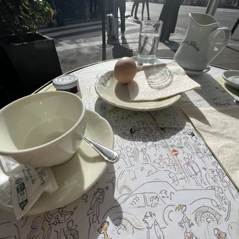 Café de Flore - Cafe flora - Cafes Near Me - Paris, 75 Café de Flore - Cafe flora - Cafes Near Me - Paris, 75