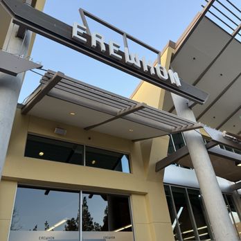 Erewhon - Beautiful day - Grocery Near Me - Calabasas, California