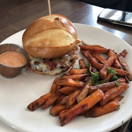Thatcher Burger
