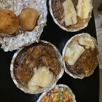 La Cocinita Mia - Ribs Stew - Costillas de Res Guisadas, Garden Salad, Chicken Stew- Pollo Guisado and corn beef. - Latin American Near Me - Brooklyn, New York