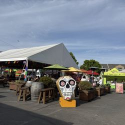 Mitote Food Park - Outside