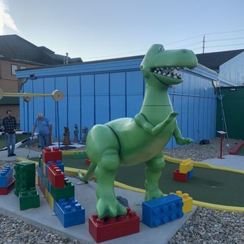 Toy Box Mini Golf - Decoration - Mini Golf Near Me - Pigeon Forge, Tennessee Toy Box Mini Golf - Decoration - Mini Golf Near Me - Pigeon Forge, Tennessee