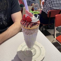 Älskade Traditioner - Blueberry dream milkshake (129 SEK)