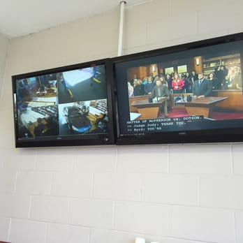 Jiffy Lube - TV's to watch while waiting - Oil Change Stations Near Me - Vacaville, California Jiffy Lube - TV's to watch while waiting - Oil Change Stations Near Me - Vacaville, California