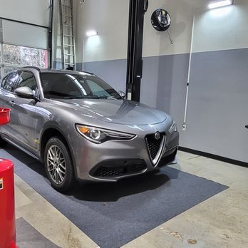 BayMasters Self-Service Garage - Great rental service bay with lift in Kirkland. - DIY Auto Shop Near Me - Bothell, Washington