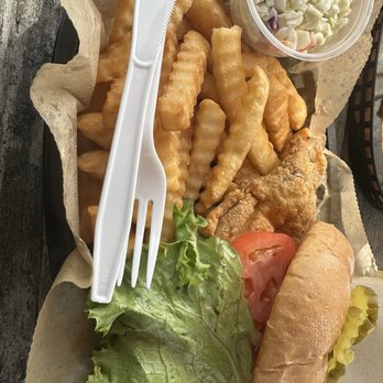 Dewey Destin's Harborside - Snapper sandwich - Seafood Near Me - Destin, Florida