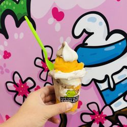 Jeremiah's Italian Ice - Mango ice with swirl ice cream