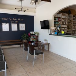Frank Clinic Of Chiropractic - Our lobby. We have a full line of professional quality nutritional supplements available.