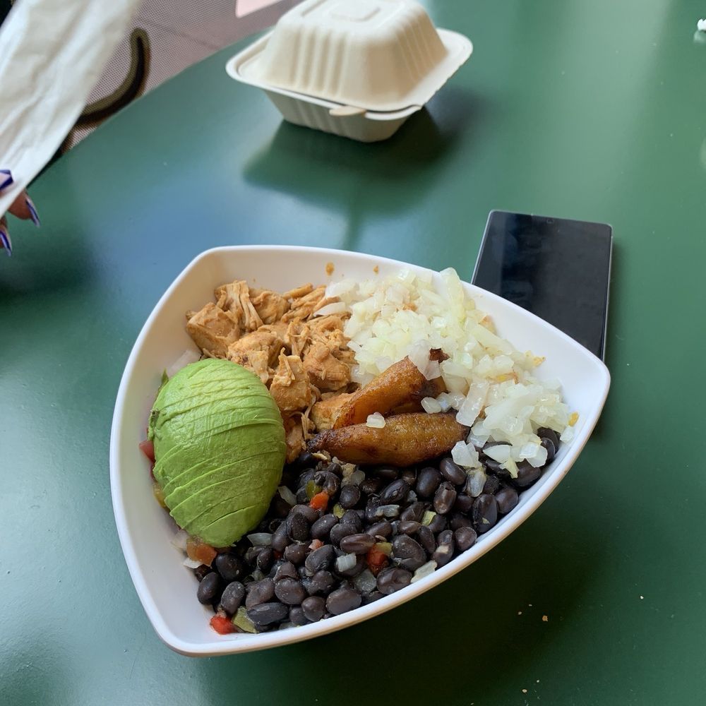 Macondo Downtown - Bowl with beans, quinoa, onions, chicken and avocado - Coffee Roasteries Near Me - Miami, Florida Macondo Downtown - Bowl with beans, quinoa, onions, chicken and avocado - Coffee Roasteries Near Me - Miami, Florida