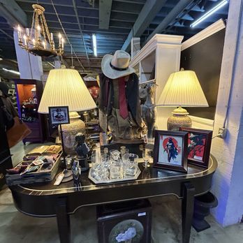 King Richard's Antique Center - Antiques Near Me - Whittier, California