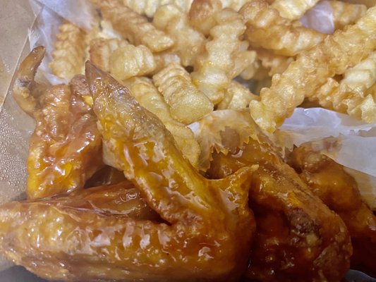 Golden Wingz Lemonade Hip Hop Cafe 1530 Merriman Rd Westland Mi Chicken Dinners Mapquest