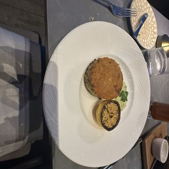 Gordon Ramsay Steak - Crab cake - Steakhouses Near Me - Richmond, British Columbia